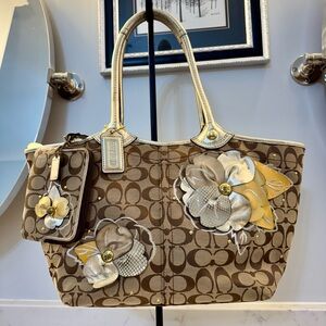 Coach Signature Bleeker Floral with Matching Wristlet